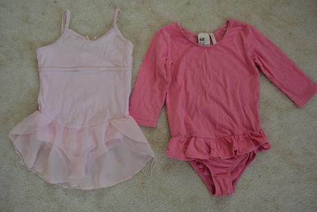 Taneční či baletní dresy, 110