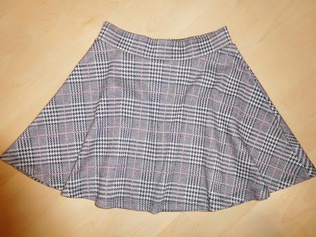 Krásná sukýnka vel. 134, c&a,134