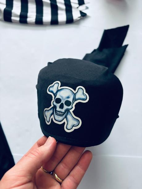 An27/ kostým pirát - v.cca 5/6 let,