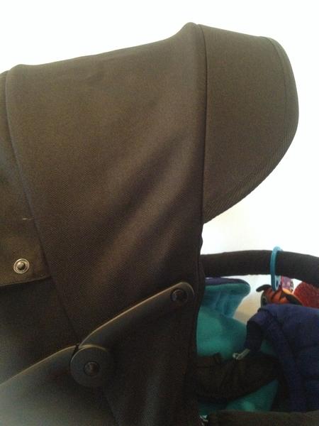 Stříška od Emitexu, jak ji na kočárek připevním?