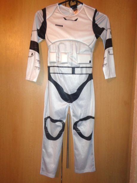 Karneval - overal star wars - 7-8 let,