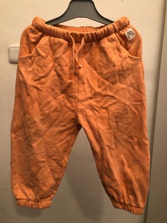 Meruňkové tepláky s kapsami, 92