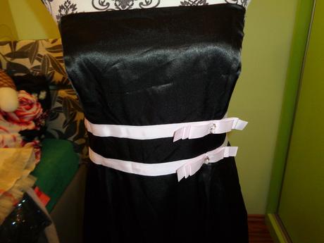 Krásné černorůžové lesklé společenské šaty, 42