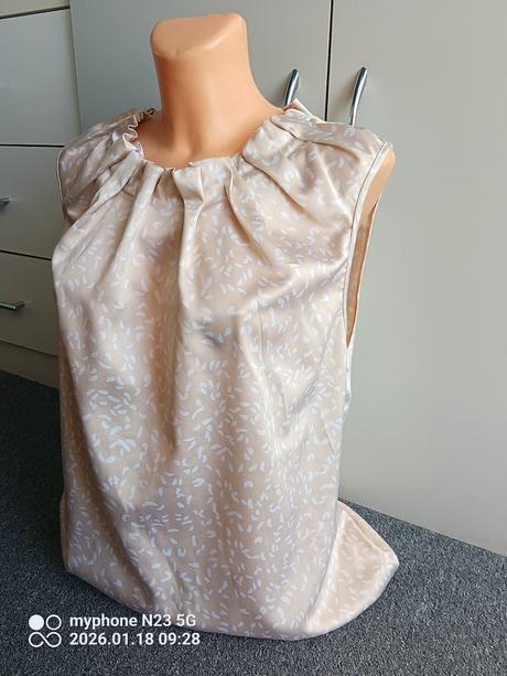 Halenka zn."manguun collection" vel."l", l