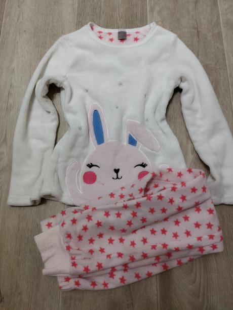 Dívčí pyžamo, 122