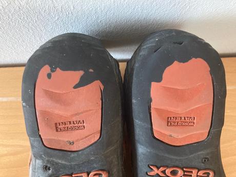 Celokožené polobotky, geox,33