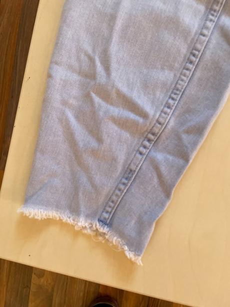 Světle modré džíny, spíše menší postava, vel xs/s,, xs