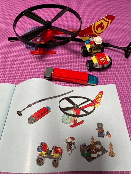 Lego city zásah hasičského vrtulníku,