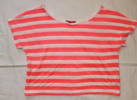 Aa224. krátké tričko 10-11 let, 146