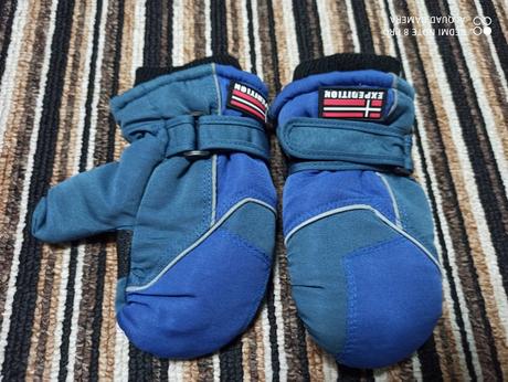 Rukavice a punčocháče, 86–98