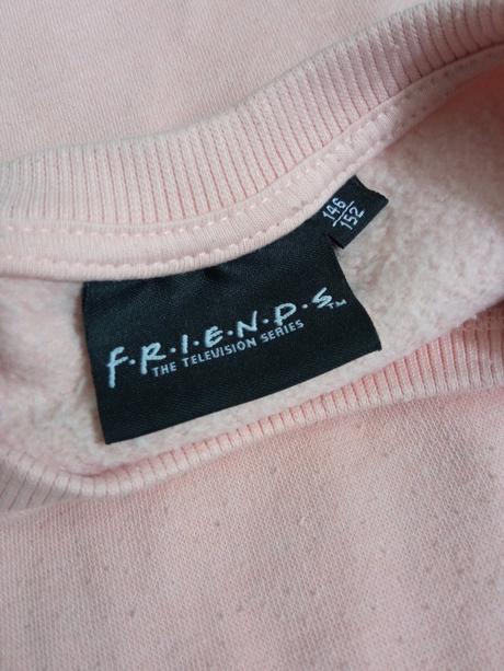 Růžová mikina, 146