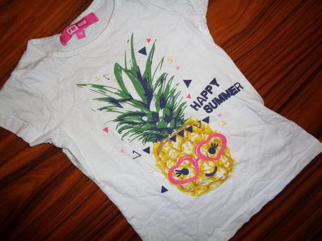 Bílé tričko s ananasem, 116