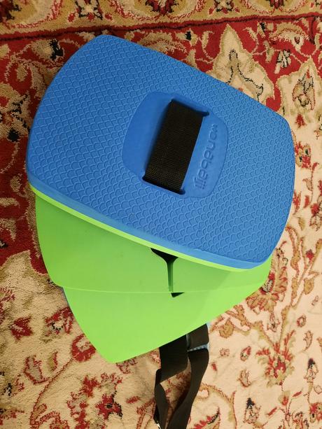 Plavecký pás nabaji,