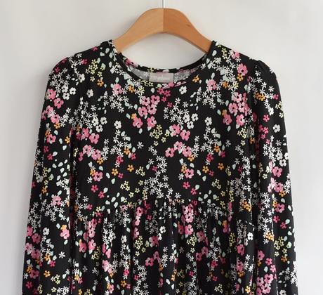 Šaty vel. 10 let, matalan,140