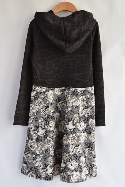 Šaty vel. 12 let, 152