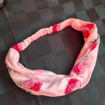 Jahodová čelenka do vlasů látková,