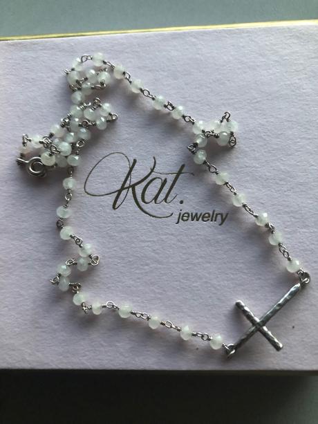 Křížek tepaný stříbro katdot růžový chalcedon, 