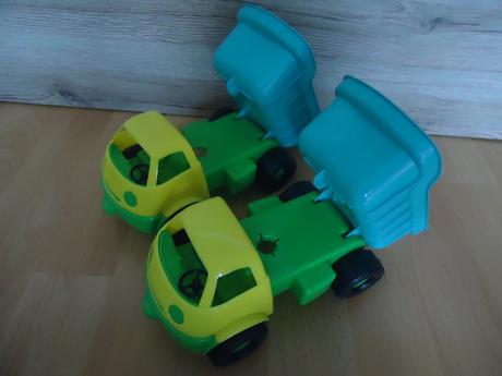 Autíčka na písek,