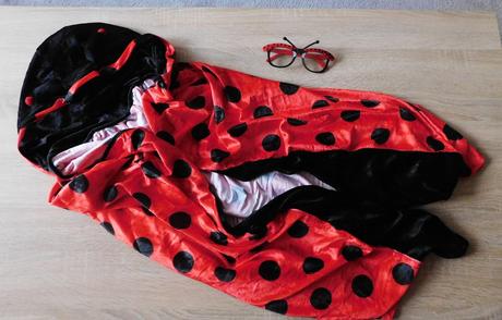 Dámský kostým beruška vel.s-xl,