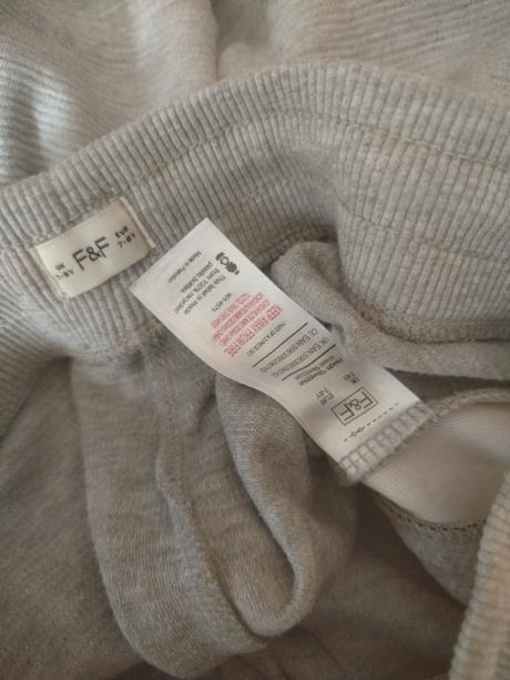 Kraťasy zn. f&f vel.122, f&f,122