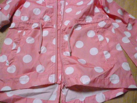 Puntíkatá roll-up bunda vel. 3-4, young dimension,104