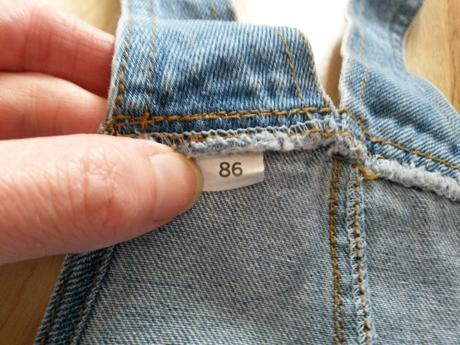 Džínová sukně s laclem, 86