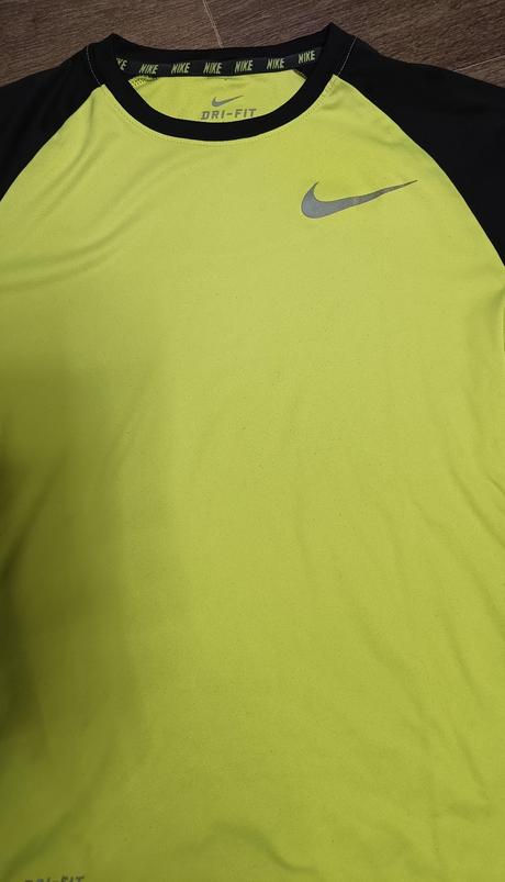 2 ks sportovní trička nike vel. m 137/147, nike,134