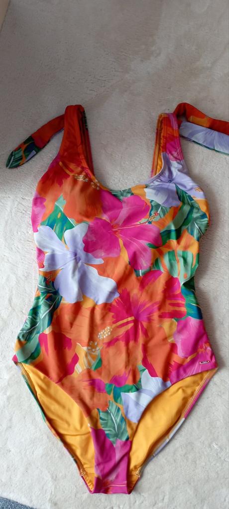 Jednodílné plavky zn."f&f" vel."40", f&f,40