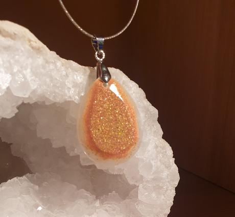 Přívěsek kapka střední, 