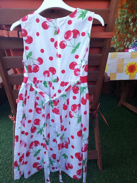 Šaty dívčí vel. 5-6 let., 110