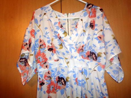 Krásné vzdušné květované šaty, 44