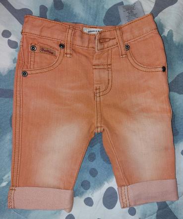 Kraťasy pod kolena, 74