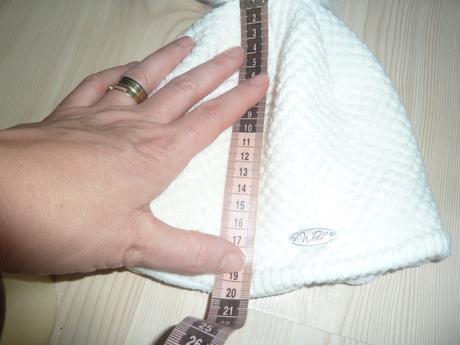 Zimní čepice s bambulkou, 110