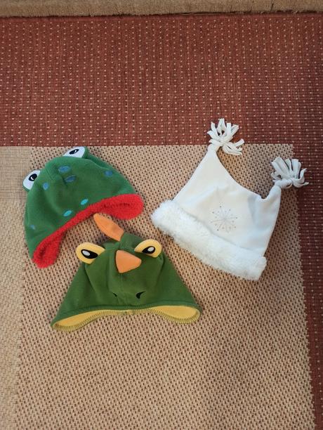 Čepice žába,dinosaurus, vločka, 86