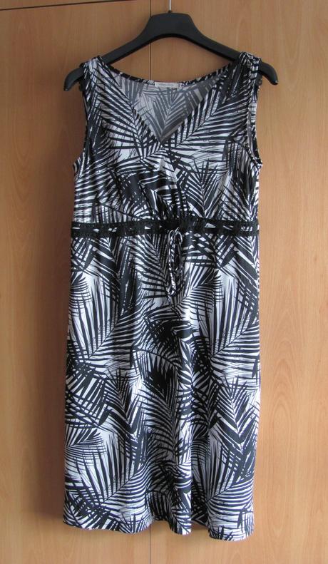 Černobílé letní šaty, m