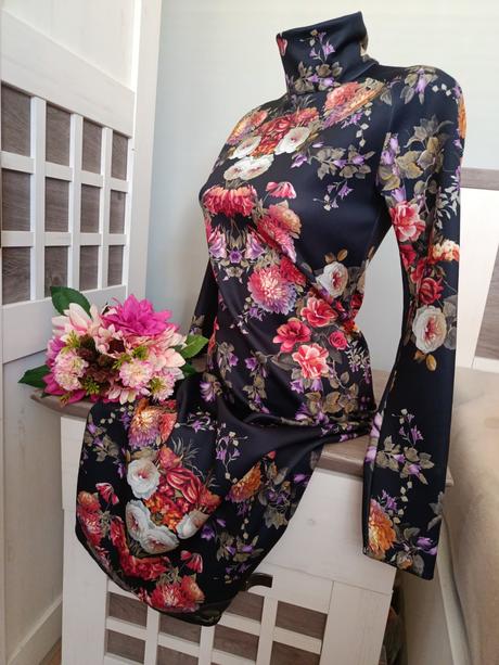 Květinkové šaty, zara,m