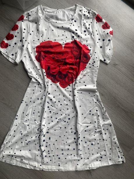 Krásné nové šaty velikost 44/xxl, 44 / xxl