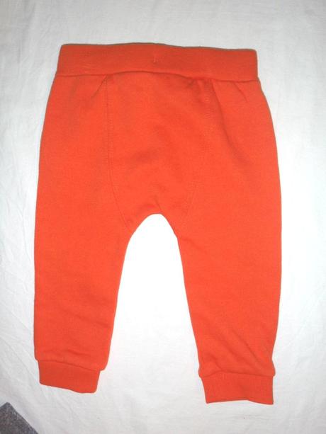 Nádherný komplet trička a oranžových tepláčků, f&f,80