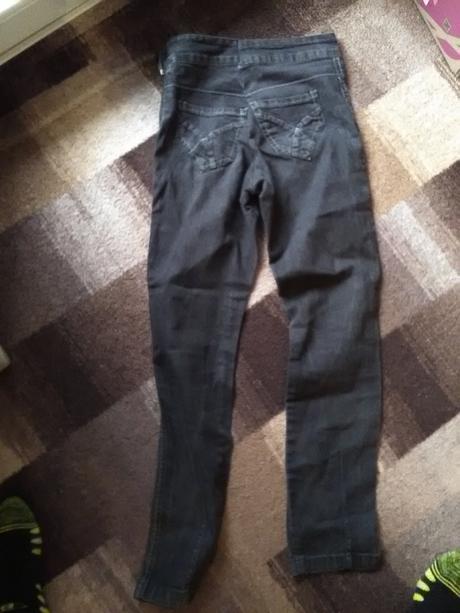 Džíny, 158