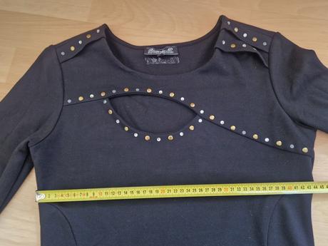 Šaty černé s dl.rukávem se zdobením ricarda m, m