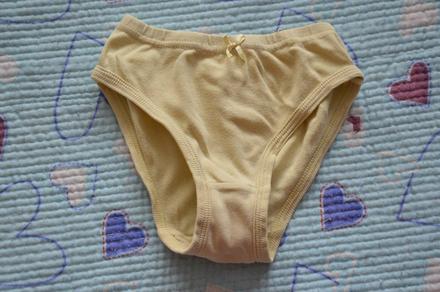 Bavlněné žluté spodní kalhotky, 104