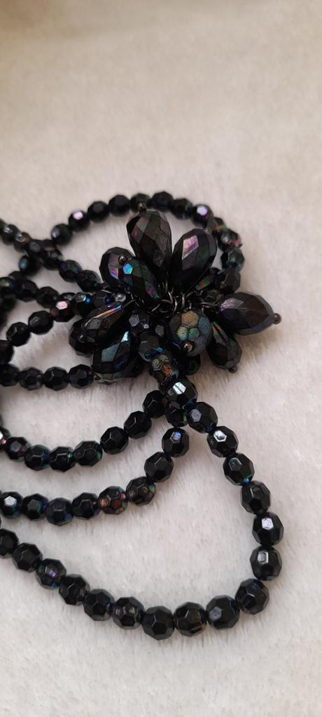 Korálkový elastický náramek s kytičkou, orsay