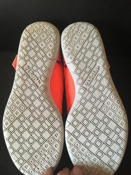 Sálové kopačky, 32