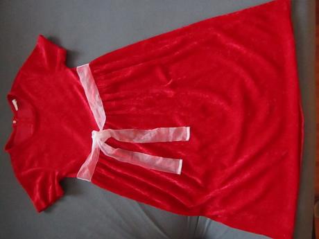 Sametové šaty vel.140/146, 140