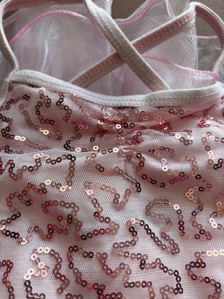 An22/ dres baletní - v.cca 4/5 let, 110