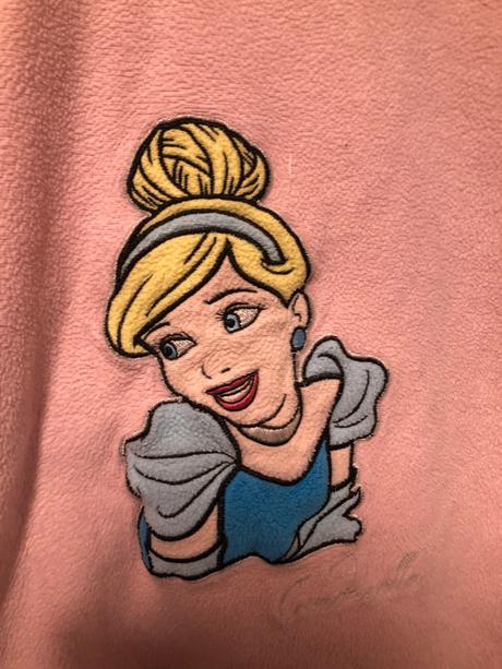 Růžový flísový svetr s popelkou, 110