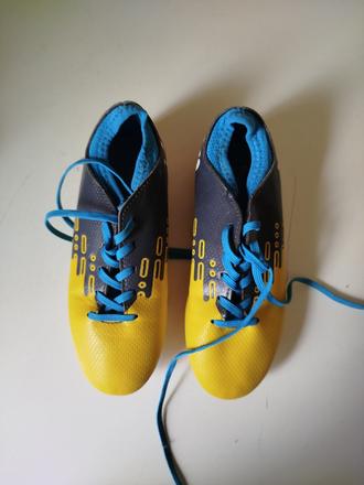 Kopačky zn. umbro vel.33,5, 33
