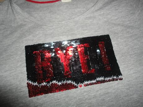 Triko s flitříkovým obracecím nápisem,vel. 146/152, 146