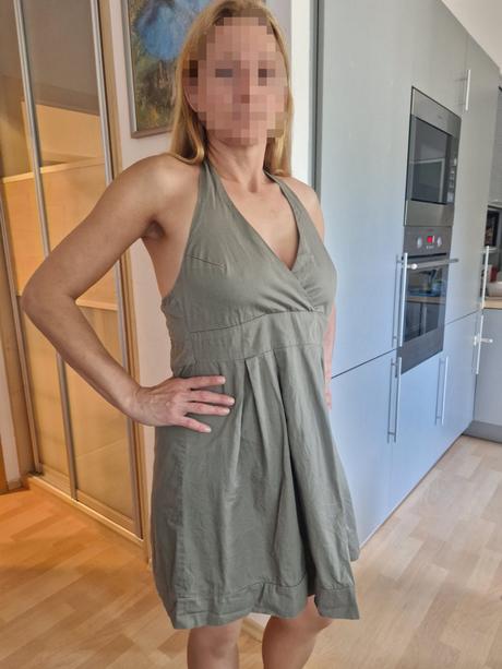 Šaty za krk béžové motivi, l