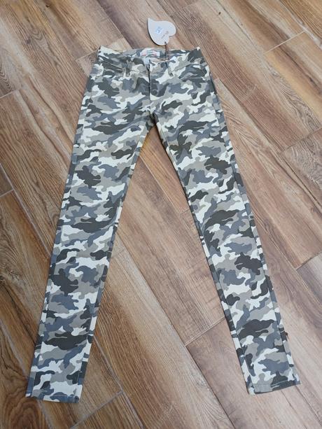 Skiny kalhoty maskáčového vzhledu, 36